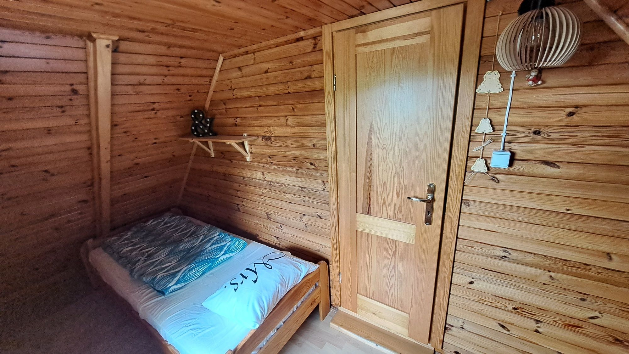 Domek Łapalice, Kartuzy, Kaszuby, nad jeziorem.