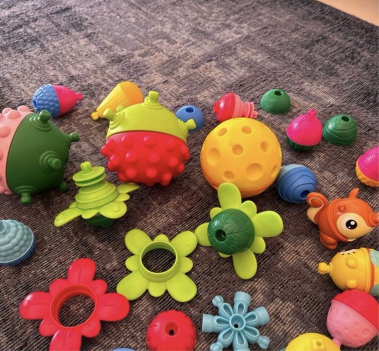 Brinquedos didacticos lalaboom