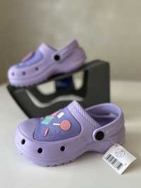 Фіолетові крокси з ефектом блимання бренду lupilu, розмір 27