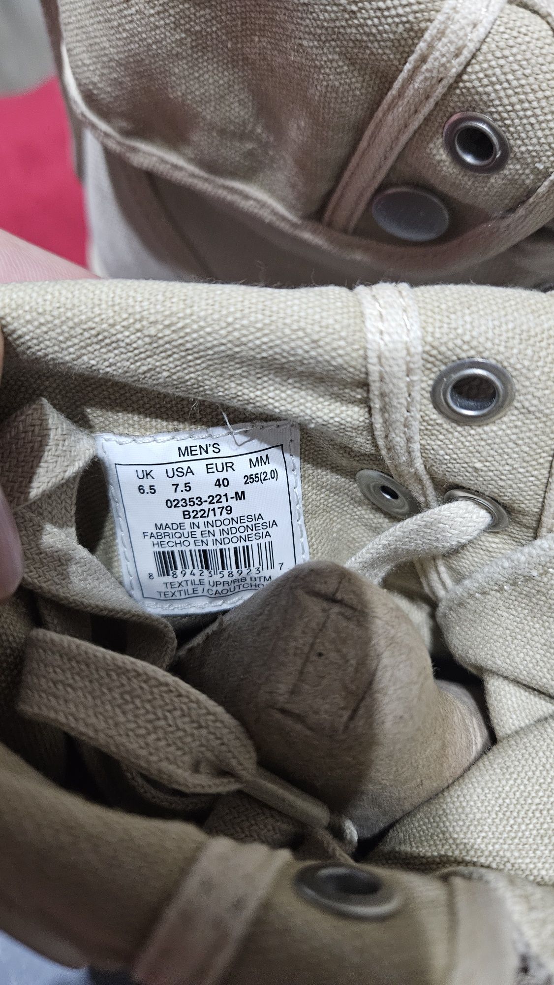 Sprzedam buty Palladium Baggy kolor Sahara/ Safari roz. 40