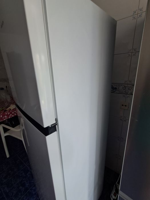 Vendo frigorífico quase novo sem marca de uso