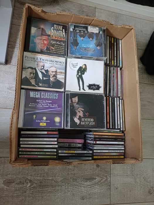 Płyty CD około 150 sztuk