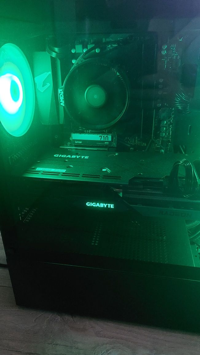 Komputer Gamingowy Ryzen 5 5600 Radeon RX 7700 XT Gaming OC 12 GB