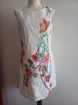 Vestido branco com flores