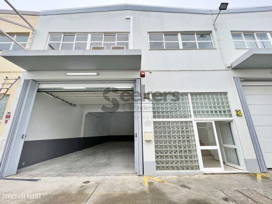 Armazém e escritório na Beloura, Sintra com 260 m2