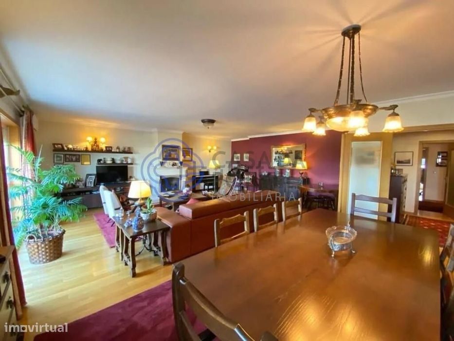 Apartamento ultimo piso com 2 frentes, terraço e varanda, box para  2