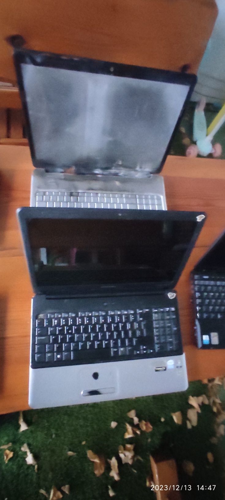 Pakiet laptopów sprawne i uszkodzone cena za całość 9sztuk