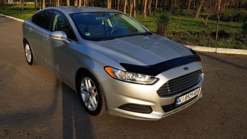 Ford Fusion SE 2015 рік в гарному стані