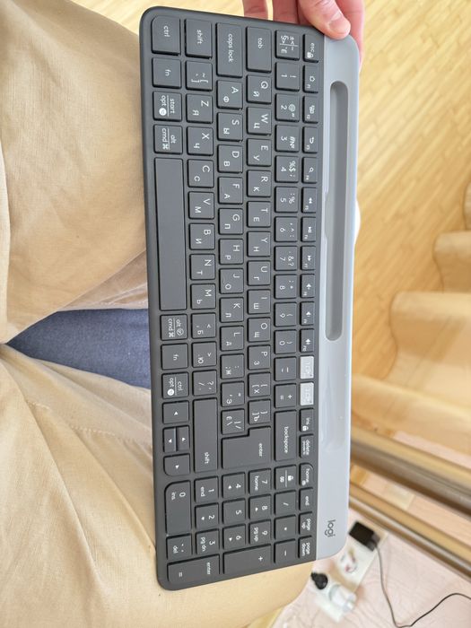 продам клавіатура logitech k 580