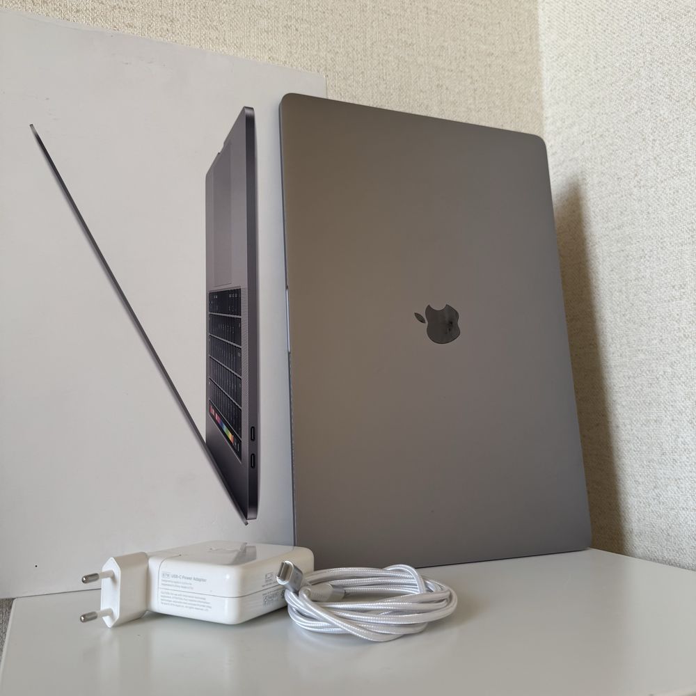 Ідеальний! MacBook Pro 15 2019 i9, 16Gb, ssd 512gb