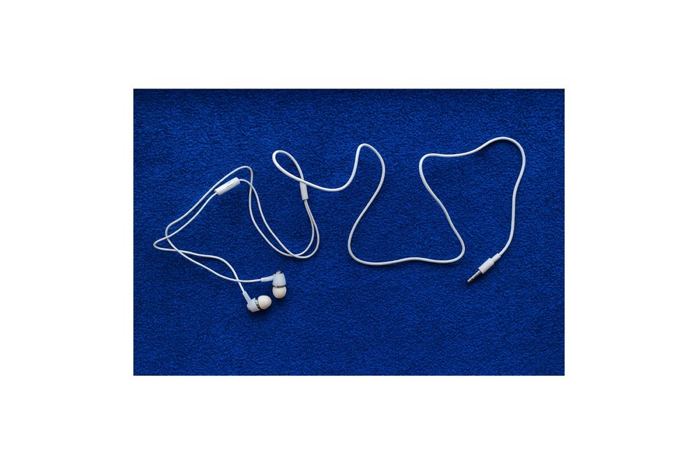 Провідні вакуумні навушники XO