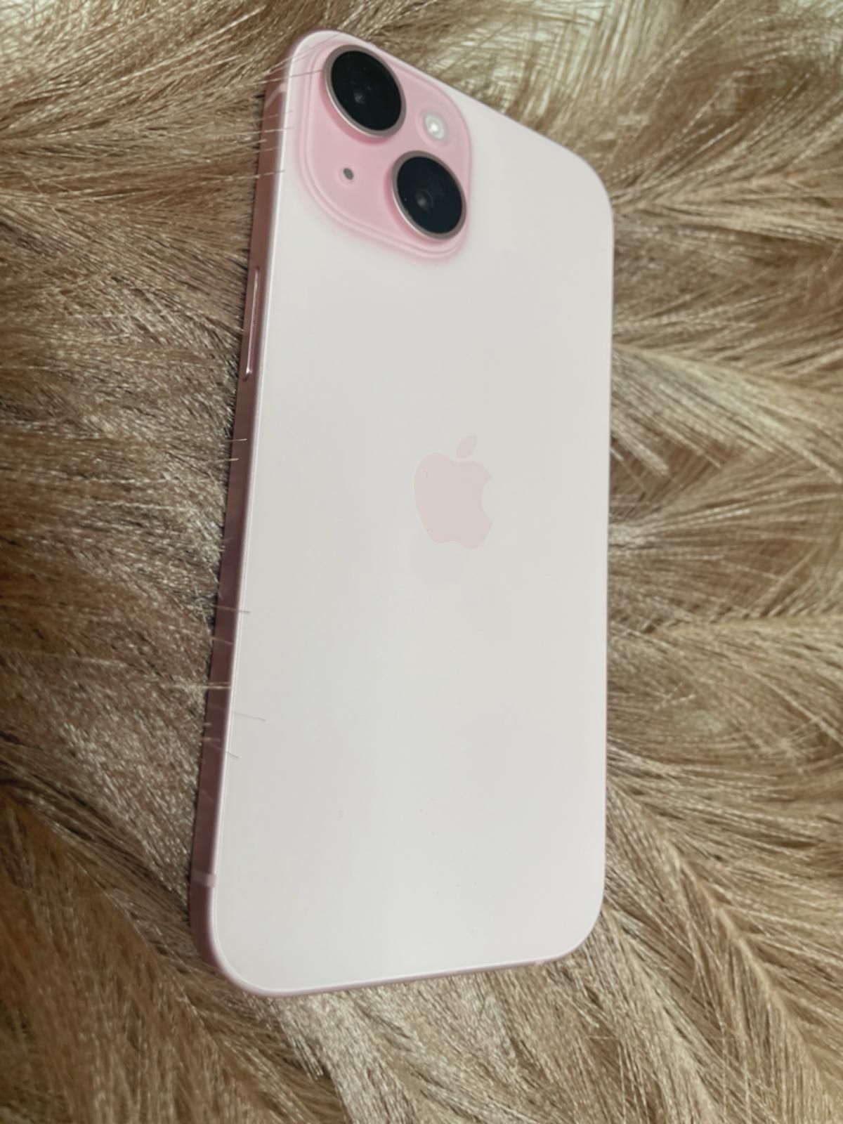 Apple Iphone 15 512GB 5G 6.1" Różowy z etui Spigen