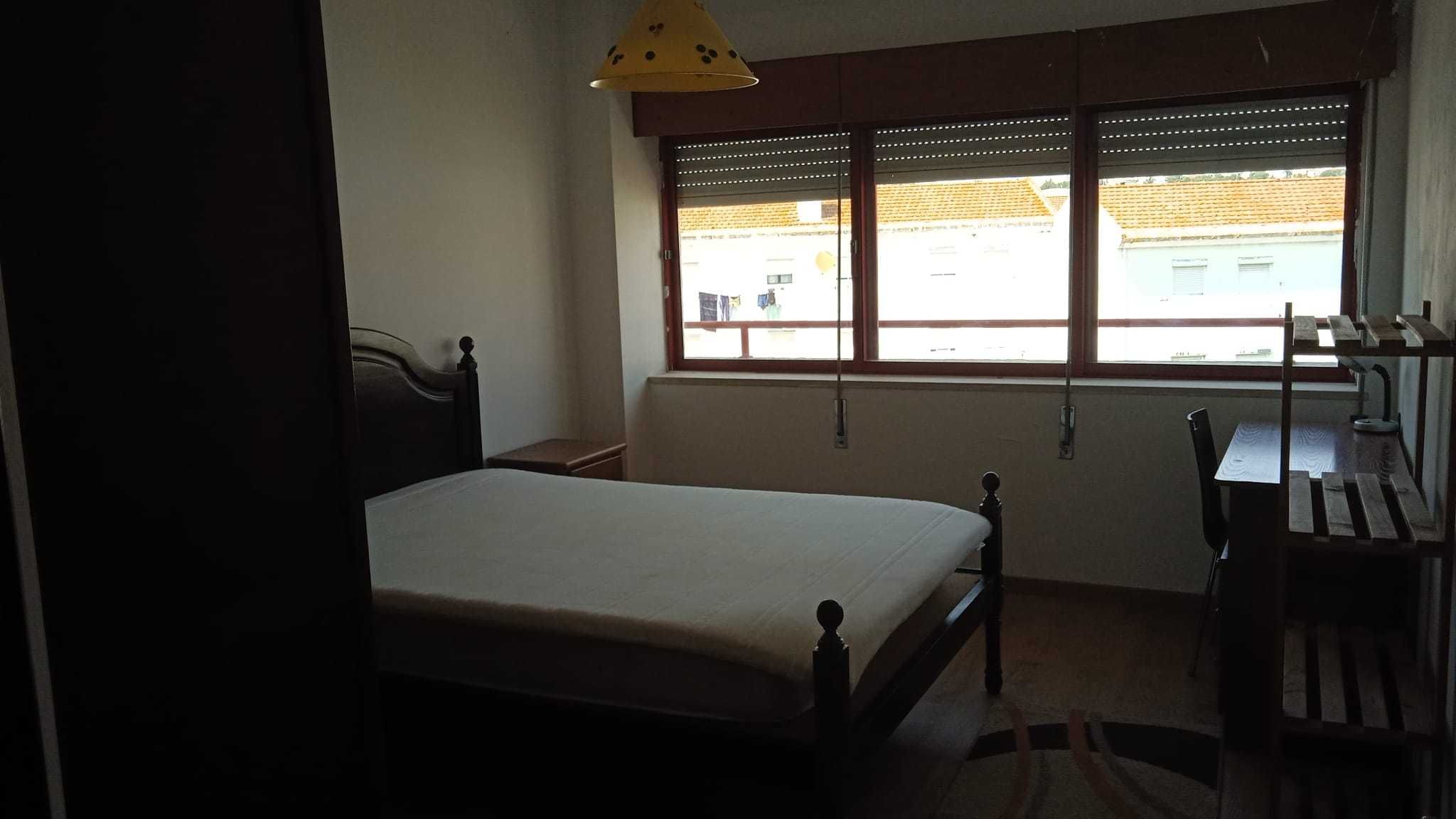 Casa com 3 quartos para alugar a estudantes- Évora