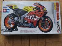 TAMIYA HONDA  RC211V REPSOL model do sklejania