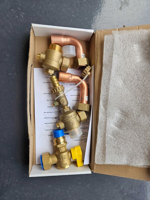 Armatura przyłączeniowa kotła gazowego Viessmann Vitodens