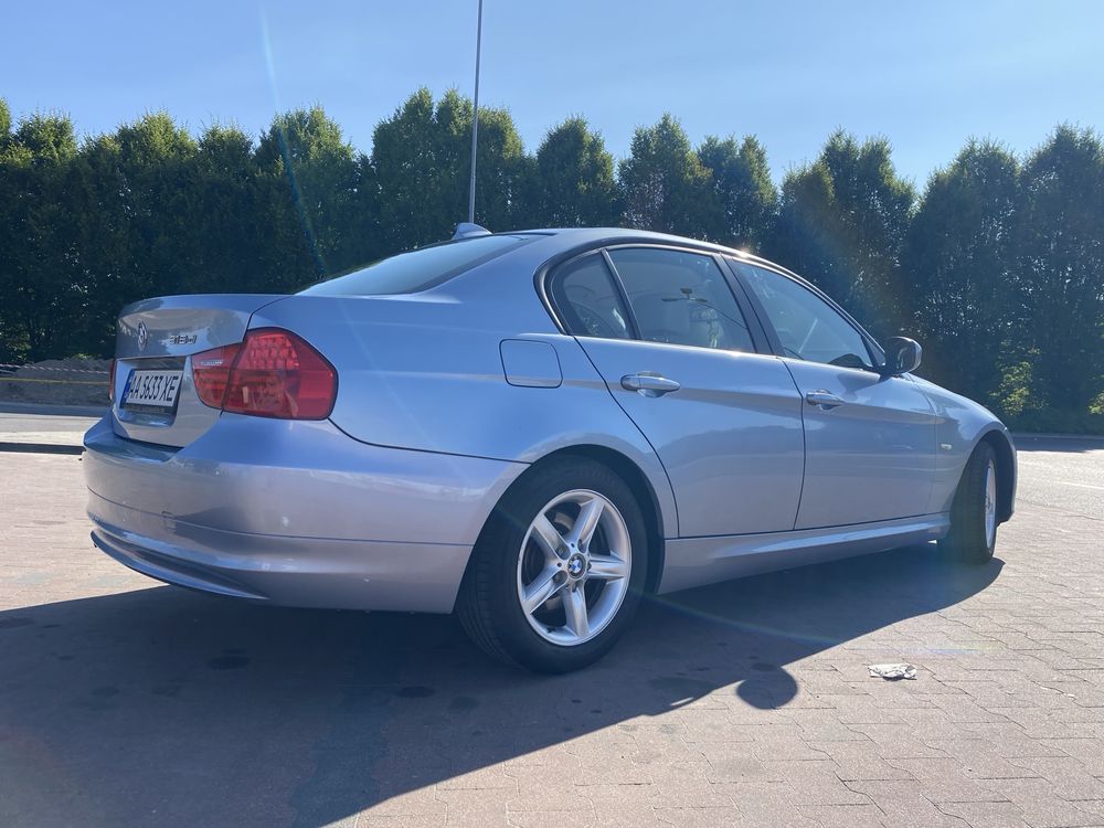 Продам BMW 318D E90