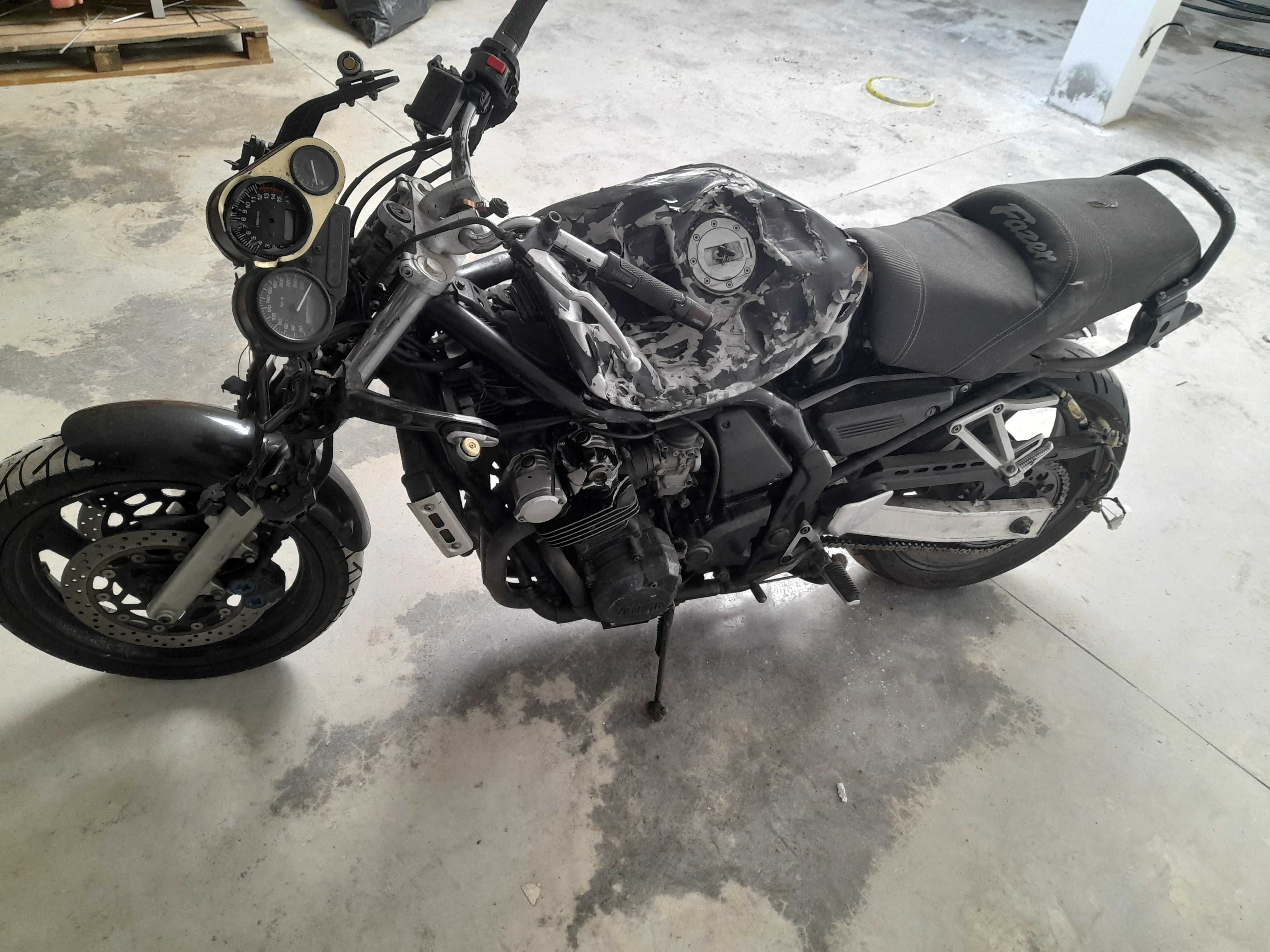 Yamaha fazer acidentada