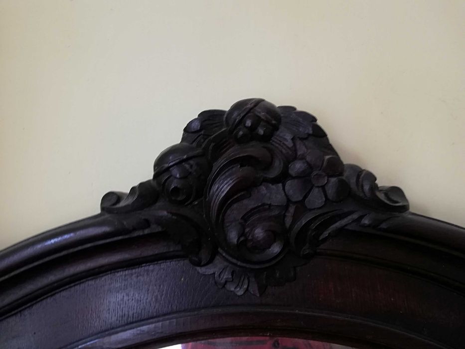 Przedwojenny kredens z lustrem