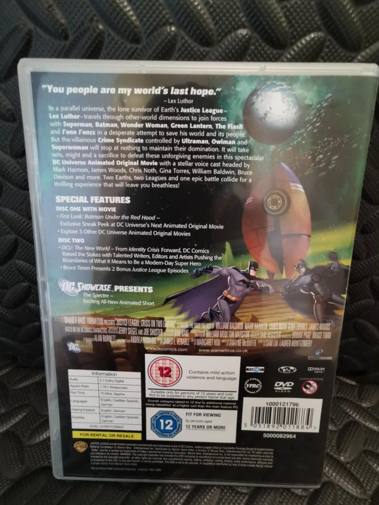 Liga sprawiedliwości Kryzys na dwóch ziemiach - DVD stan idealny