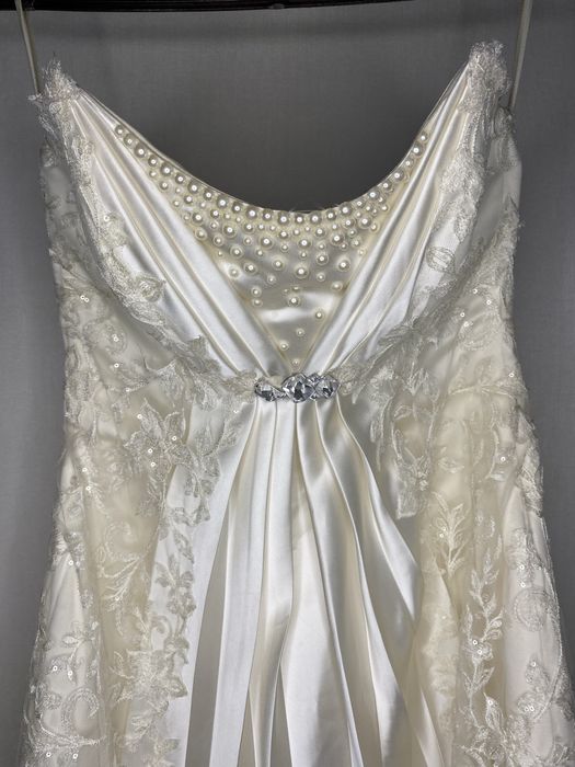 Продам сукню кольору айворі