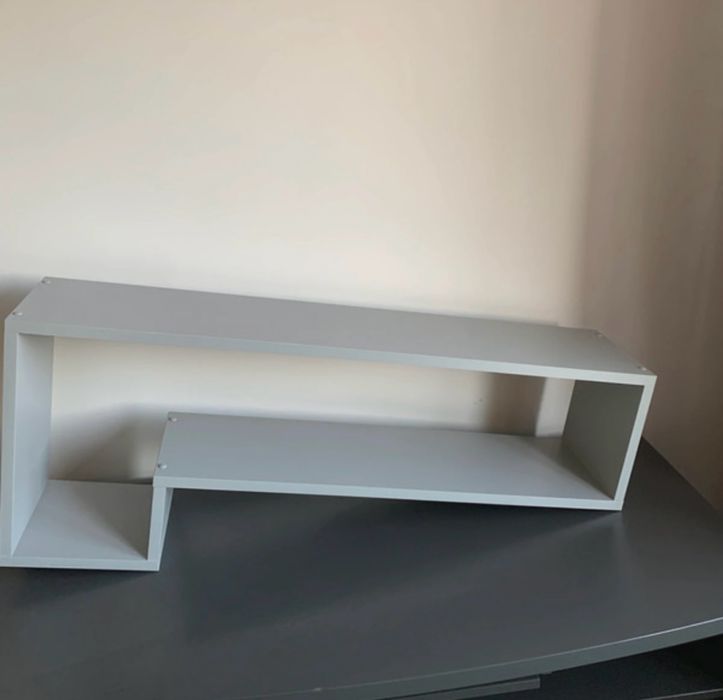 Szare pułki firmy Meblik(LOL)