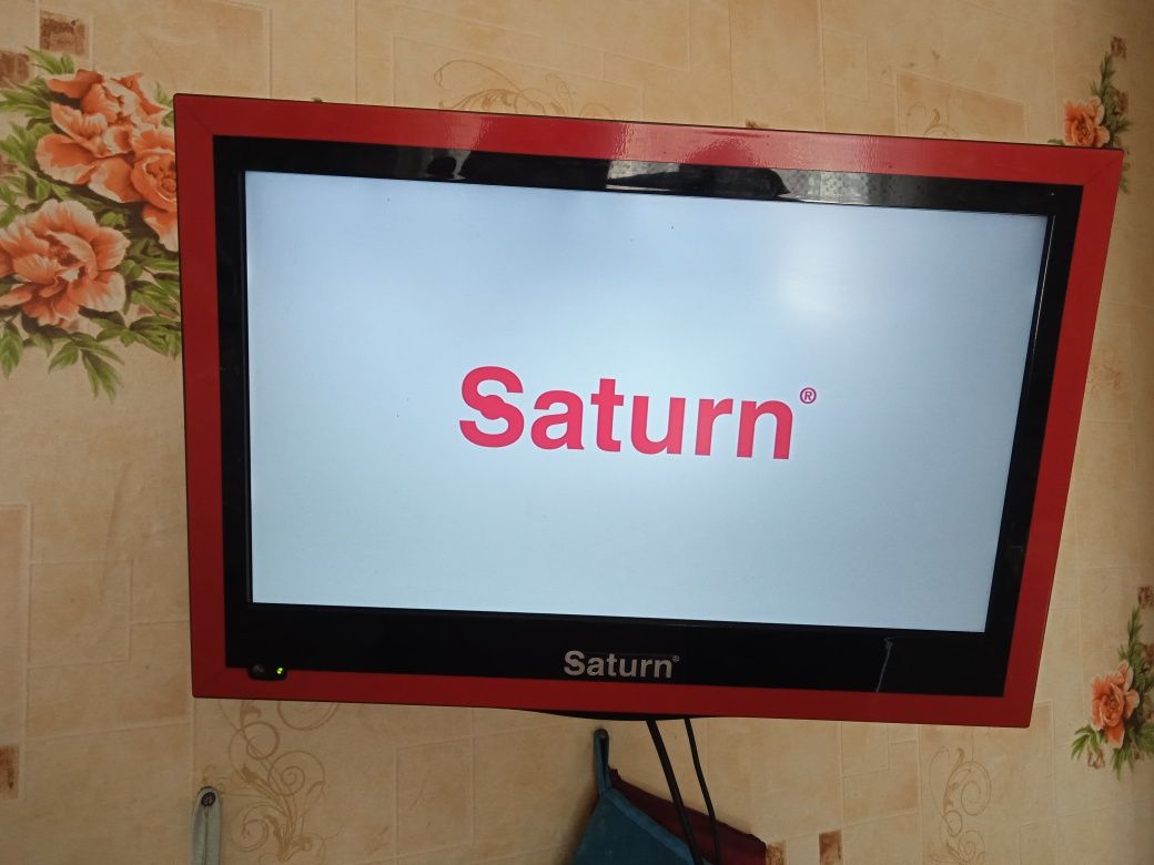 Телевизор Saturn 19 диагональ