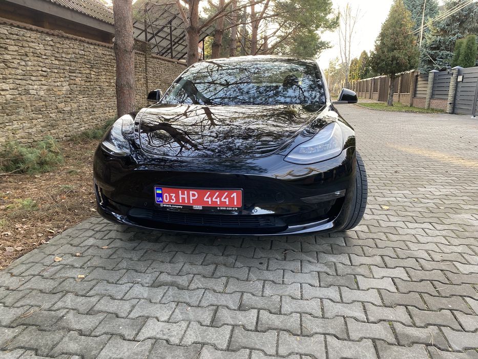 Продам Тесла модел 3