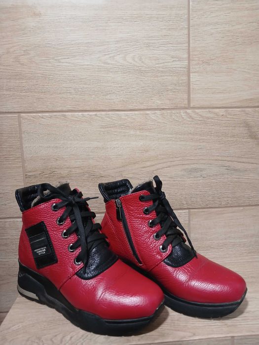 Жіночі зимові ботинки