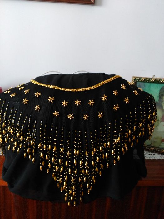 Moda gola com dourado