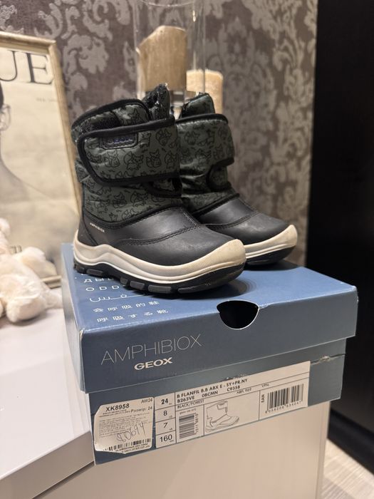 Зимові чобітки Geox, розмір 24.