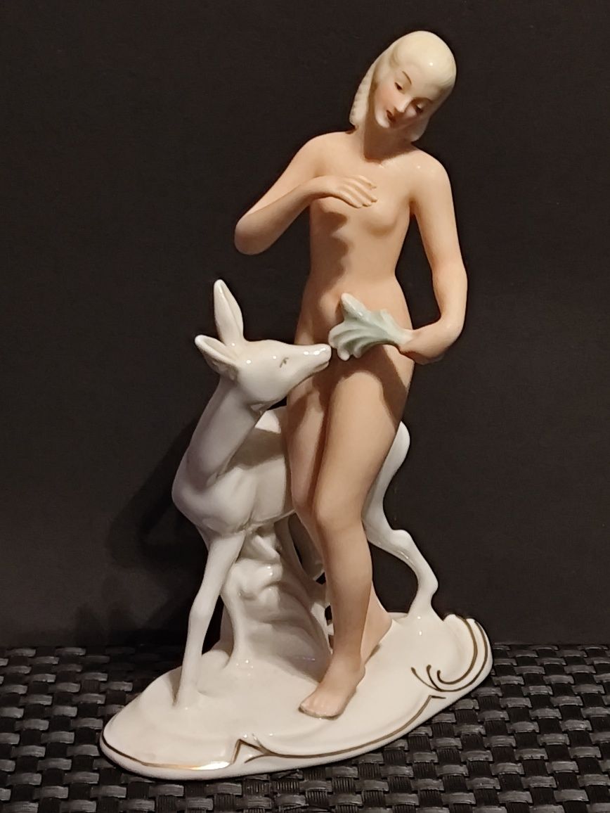 Porcelana Schaubach Kunst Wallendorf  Figurka Kobieta  z Sarenką