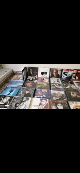 25 CD`S.  Em ótimo estado