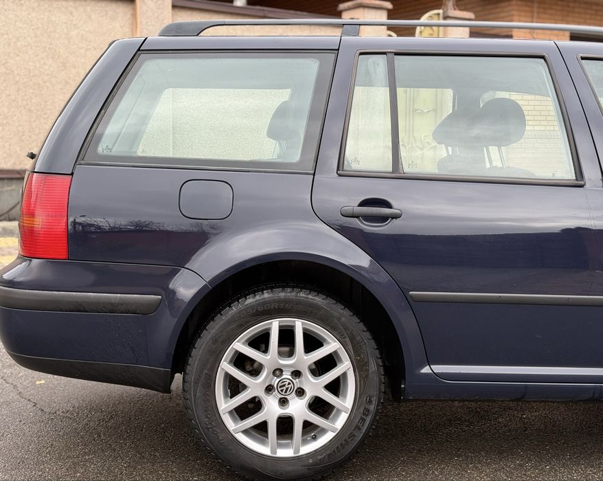 Volkswagen GOLF 1.6 MPI Avtomat