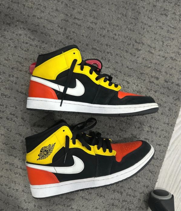 Nike Air Jordan 1 Mid SE 'Amarillo