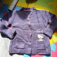 Sweter dziewczęcy firmy Mark&Spencer z serii Hello kitty rozmiar 110cm