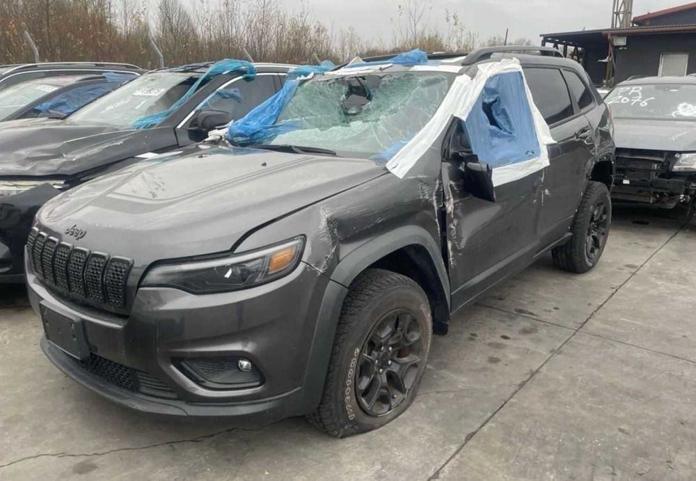 Продам Jeep Cherokee  2022 3.2л 44 ТИС КМ розмитнений у Львові