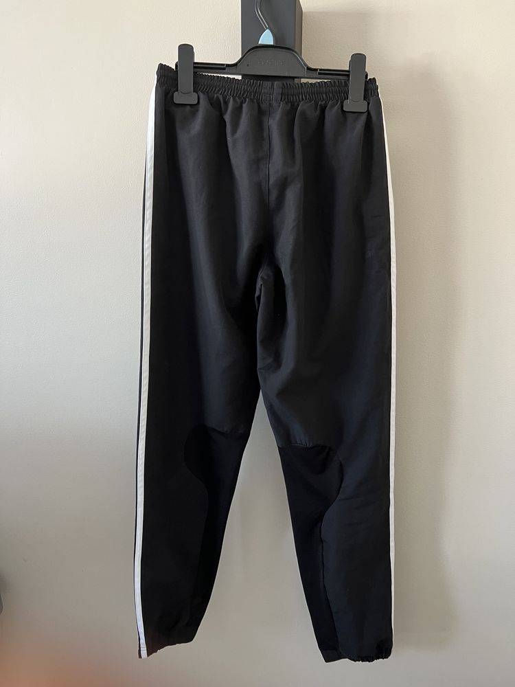 Adidas czarne spodnie dresowe joggery  r. 164