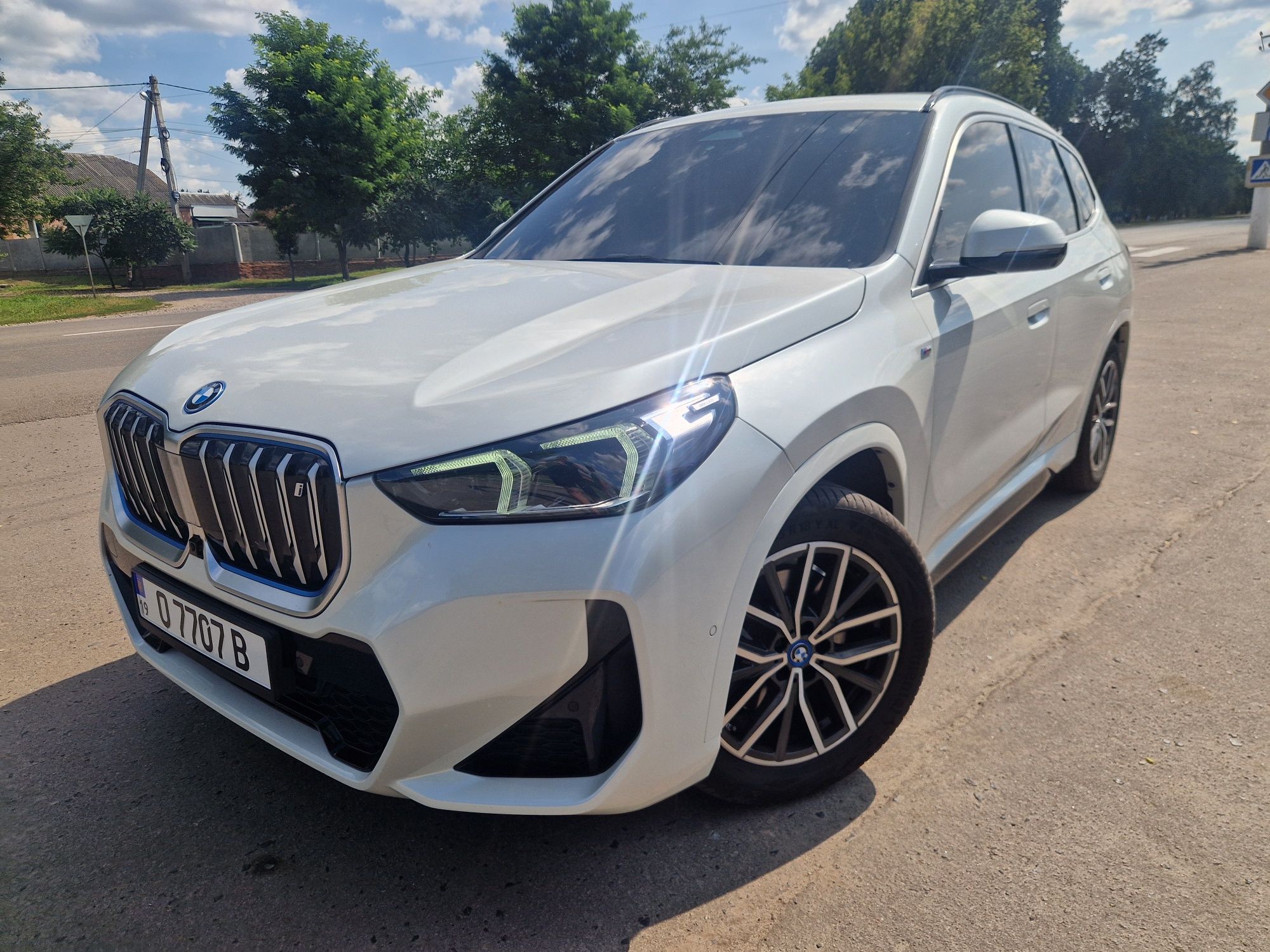 Продам BMW IX1 XDRIVE 30