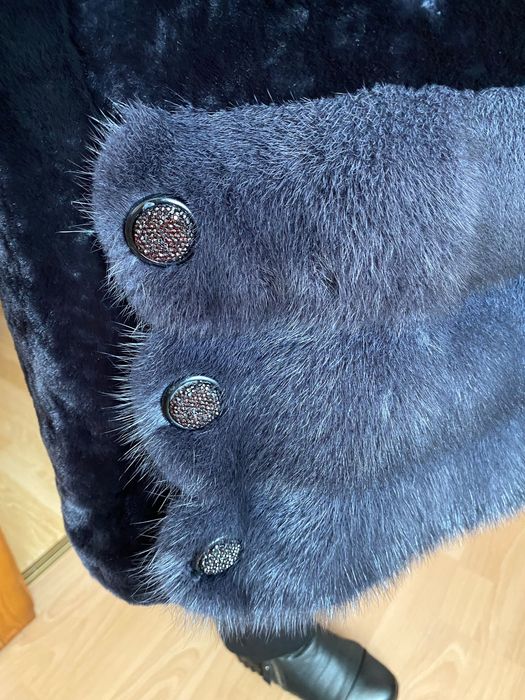 Шуба жіноча мутон + сіро - блакитна норка. Розмір 50, як нова!