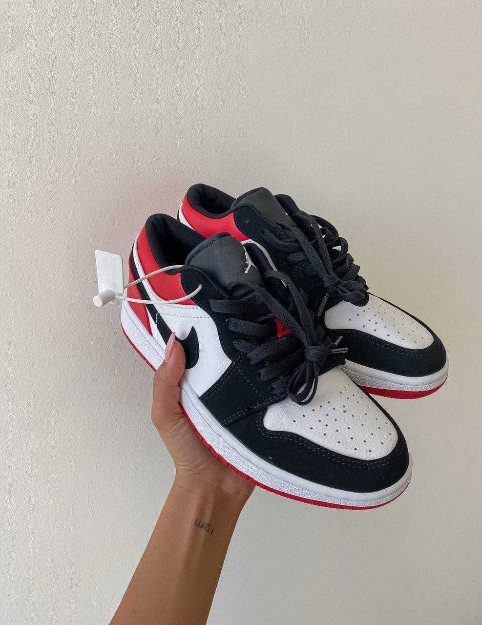 Jordan Retro 1 Low Black/Red