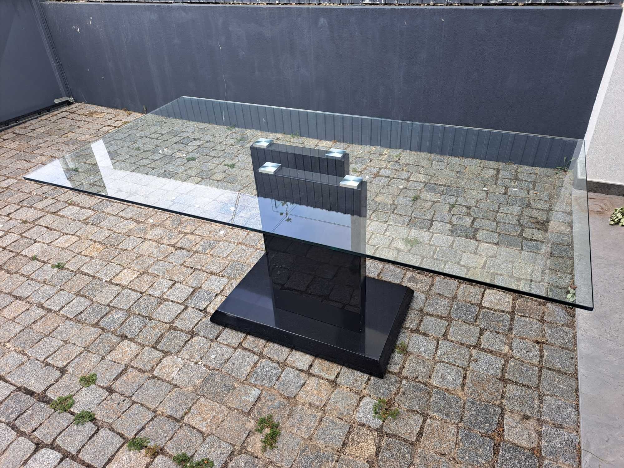 Mesa de jantar de vidro com 6 cadeiras