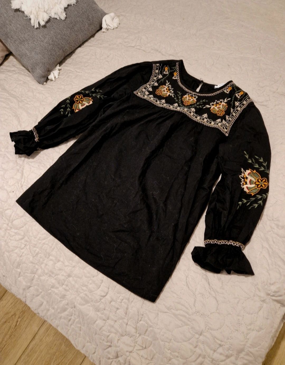 Bluzka w stylu Boho z haftem Reserved