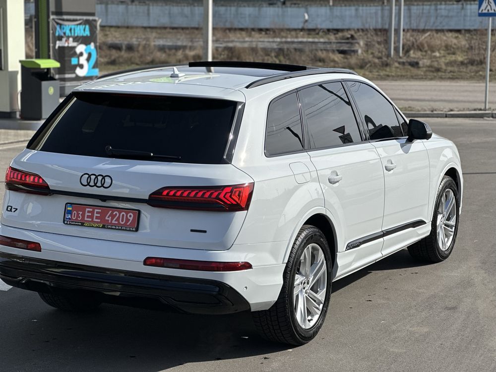 AUDI Q7 2021 рік