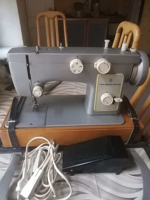Продам швейную машину Чайка 142 М рабочая.