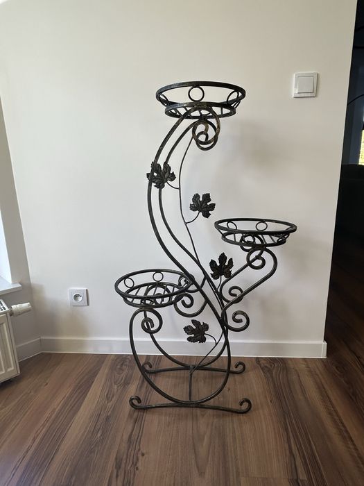 Kwietnik matalowy na 3 kwiatki