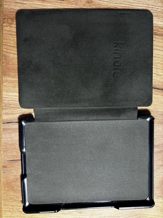 Електронна книга Amazon Kindle 5 gen D01100