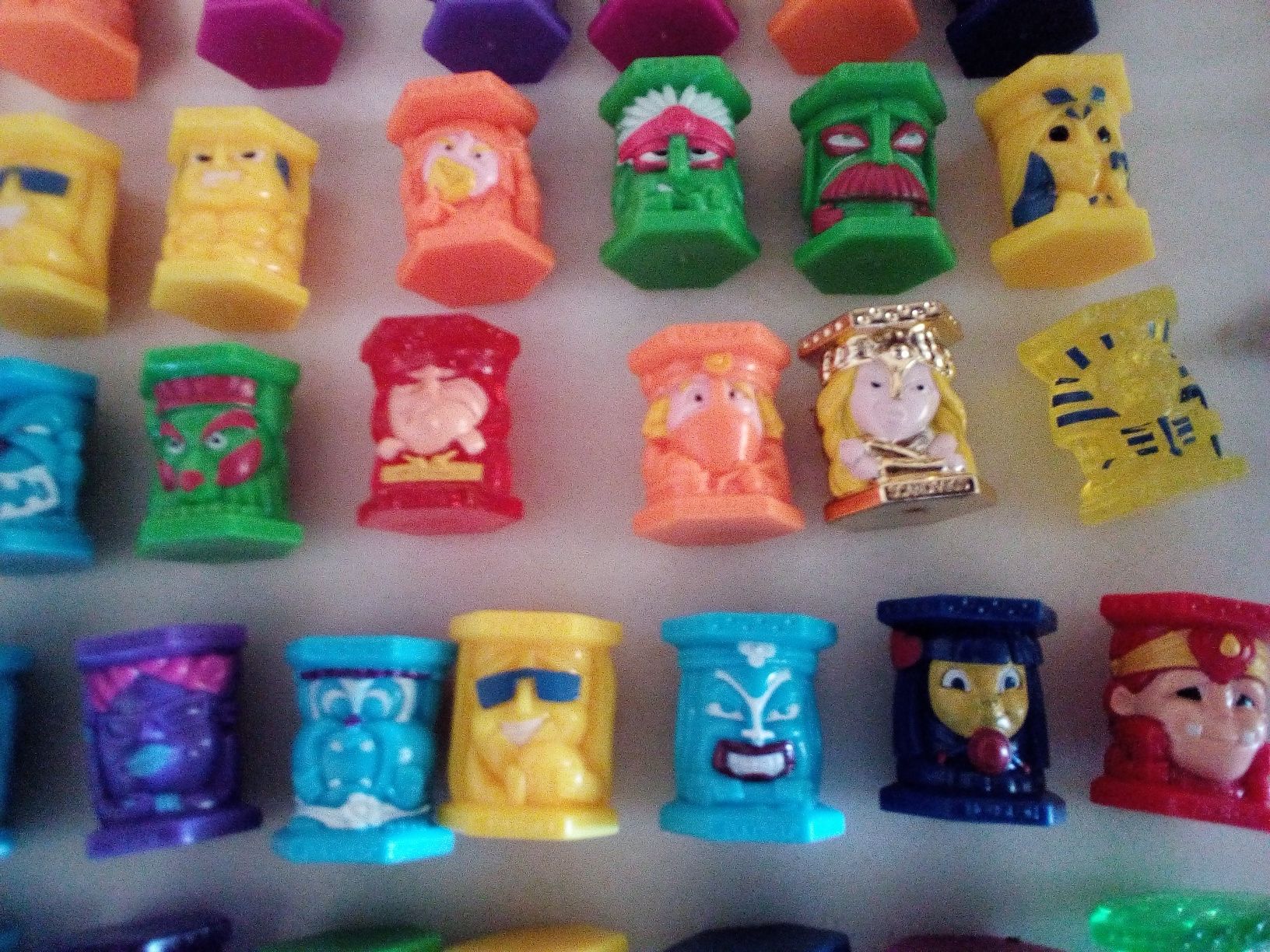 Conjunto de 40 Bonecos Abatons Diversos
