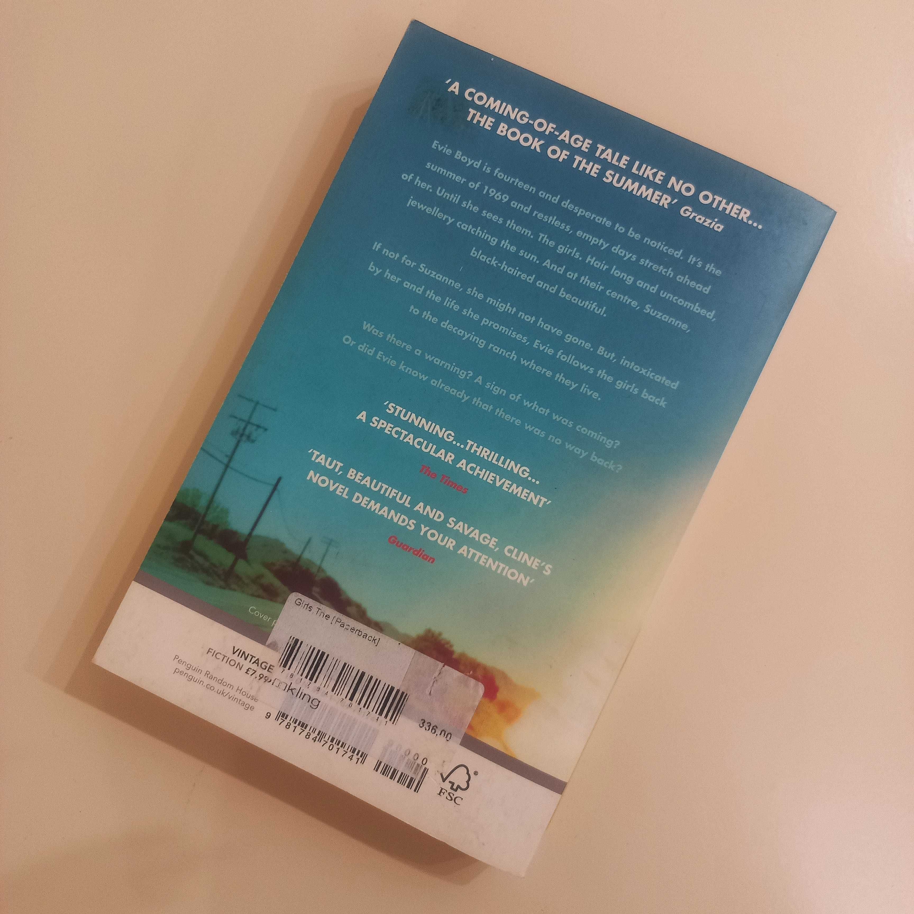 Книга англійською "The girls" Emma Cline