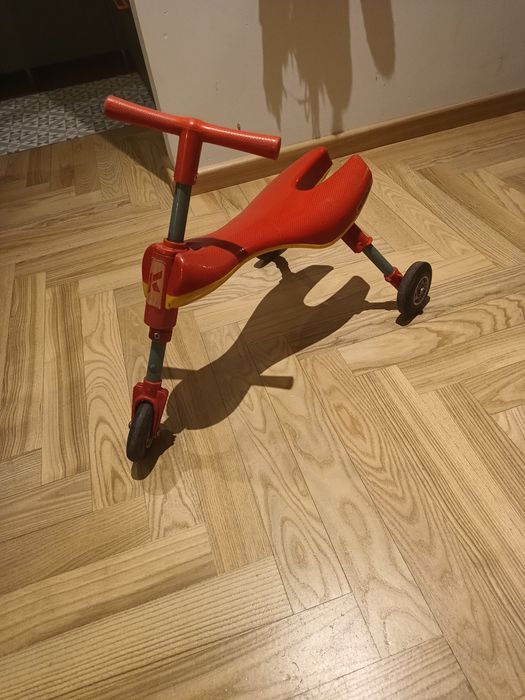 Rowerek biegowy pchacz trójkołowy