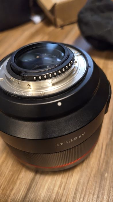 Samyang AF 85mm F1.4 F Nikon